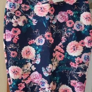 Carmen Marc Valvo pencil skirt, pretty thick fabric for a figure flattering look